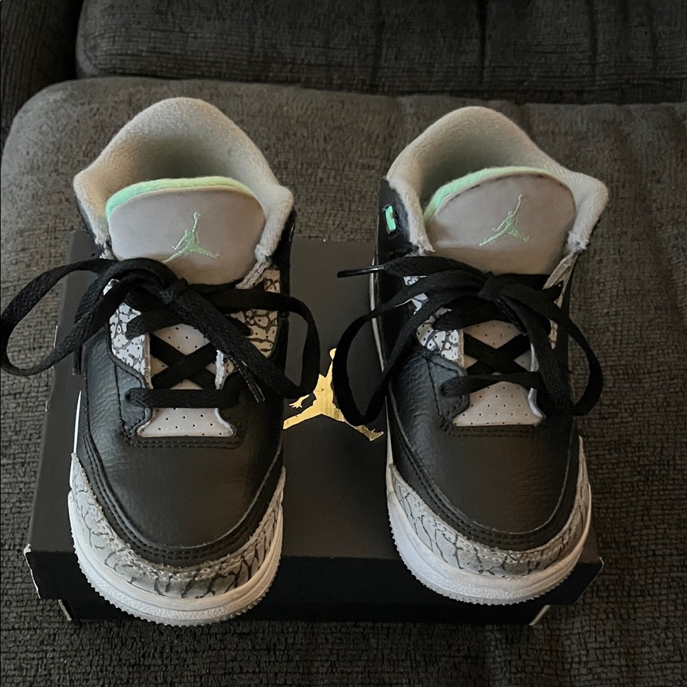 Jordan 3 Retro (TD) Black and Grey Green Glow Size 10C Sneakers